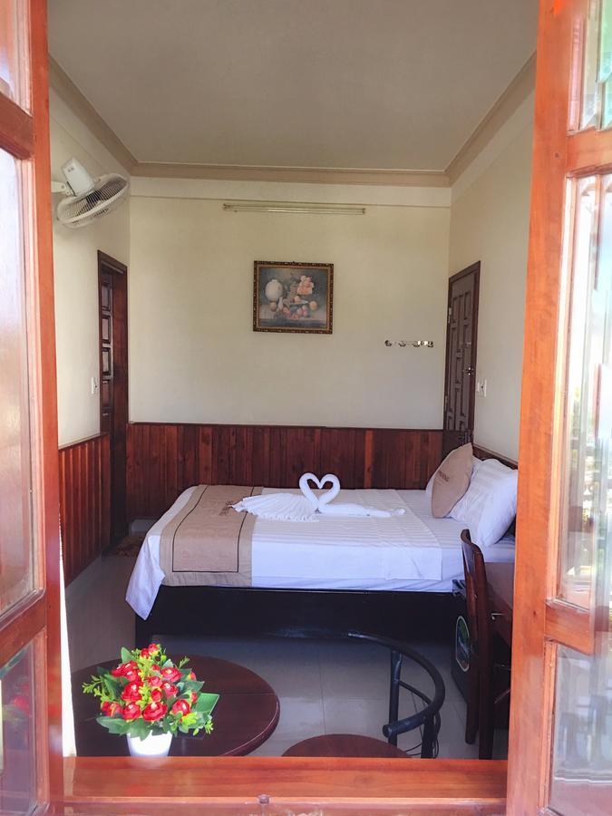 Nam Phuong Riverside Villa Хуе Екстериор снимка